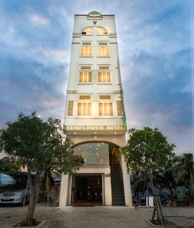 Отель Sunflower Hotel, Дананг