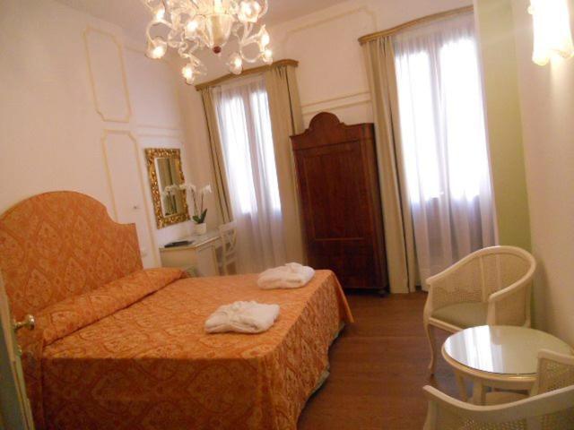 Двухместный (Двухместный номер с 1 кроватью) отеля Ca' Dei Polo, Венеция