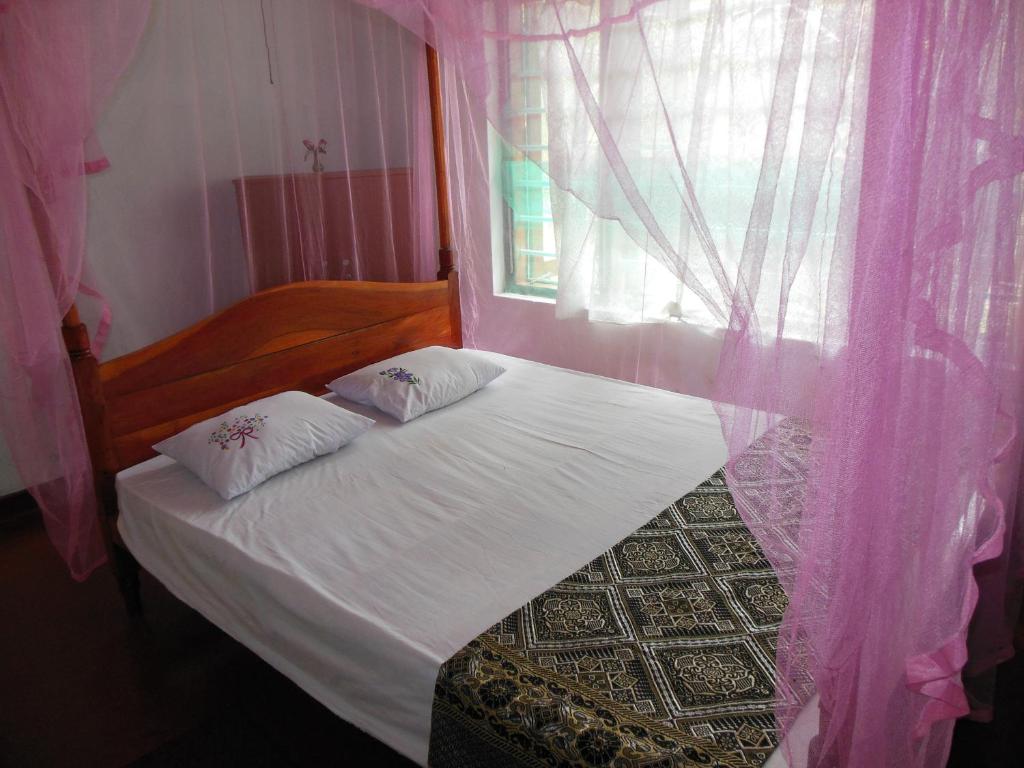 Двухместный (Двухместный номер с 1 кроватью) семейного отеля Natural Holiday Inn, Тангалла