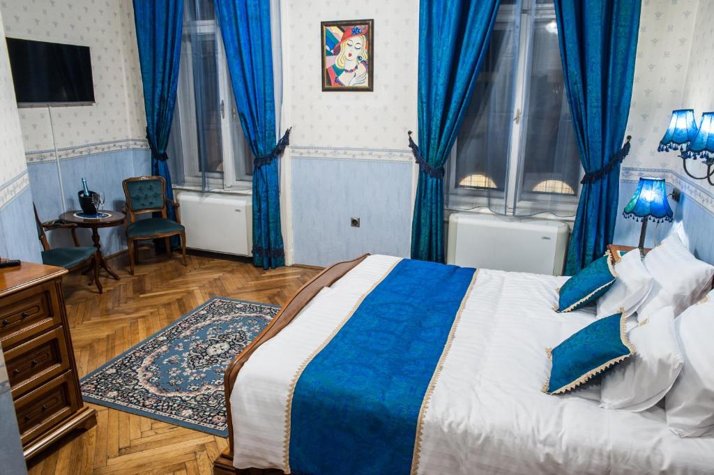 Двухместный (Улучшенный двухместный номер с 1 кроватью или 2 отдельными кроватями) отеля Cotton House Hotel Budapest, Будапешт