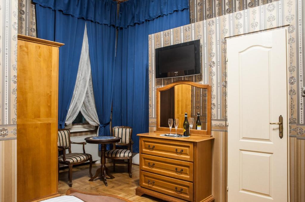 Двухместный (Стандартный двухместный номер с 1 кроватью или 2 отдельными кроватями) отеля Cotton House Hotel Budapest, Будапешт