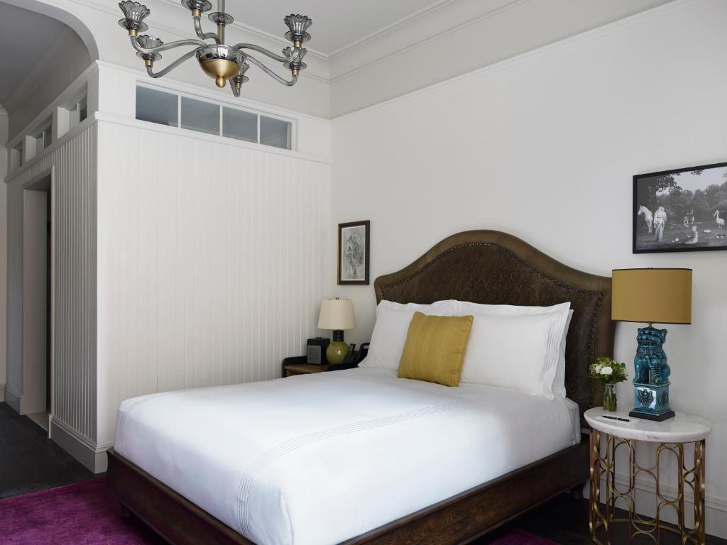 Двухместный (Номер с кроватью размера «queen-size») отеля The Beekman, a Thompson Hotel, Нью-Йорк