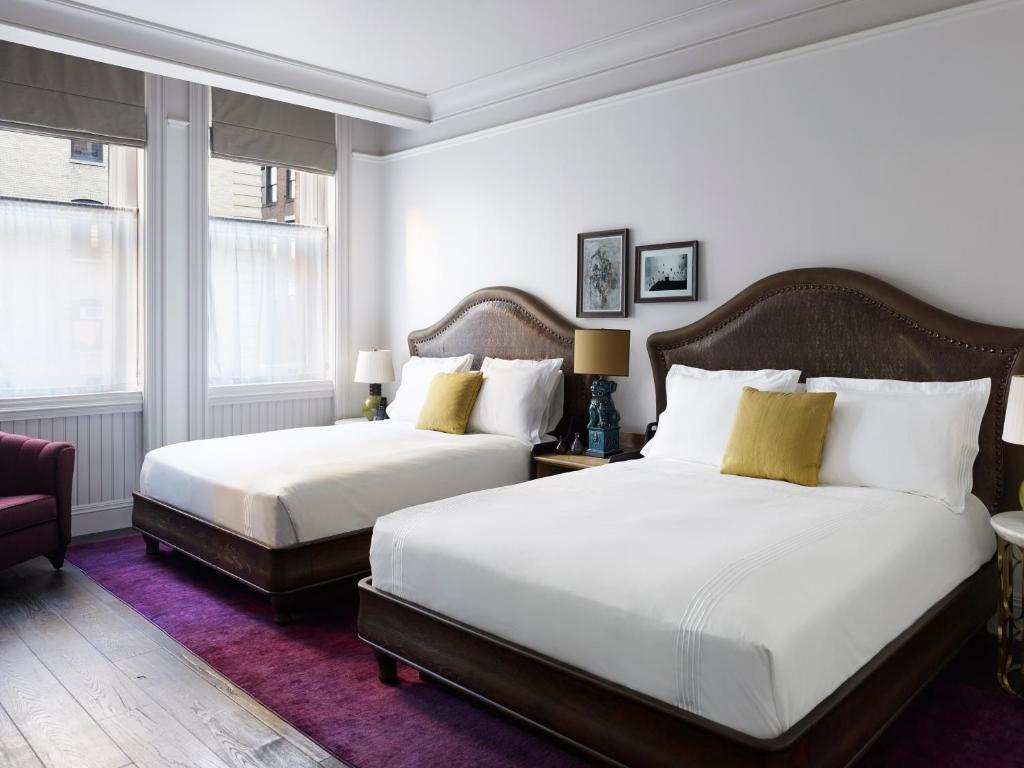 Четырехместный (Номер с 2 кроватями размера «queen-size» — Подходит для гостей с ограниченными физическими возможностями) отеля The Beekman, a Thompson Hotel, Нью-Йорк