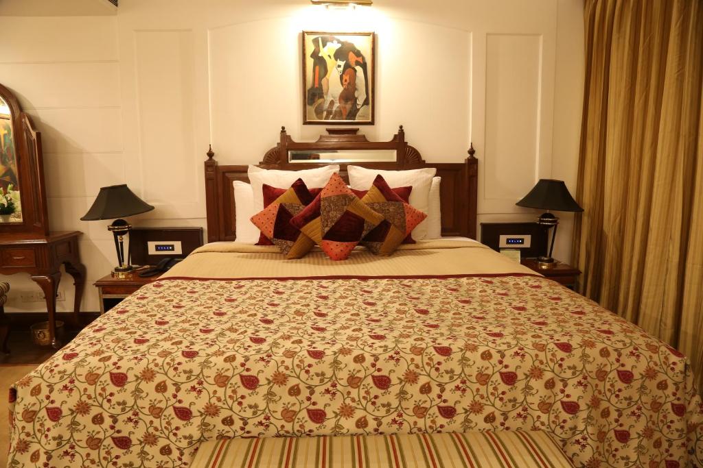 Сьюит (Deluxe Suite -   Early Check-In & Late Check-Out: Subject to Room Availability.,  20% Discount on food and Soft Beverage), The Ashok, New Delhi