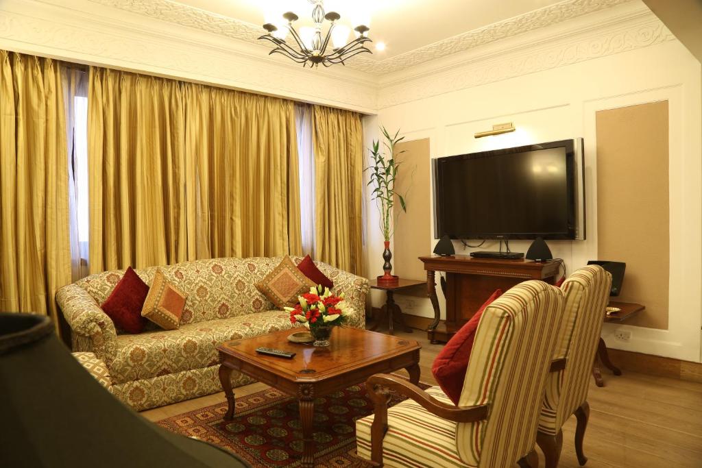 Сьюит (Deluxe Suite -   Early Check-In & Late Check-Out: Subject to Room Availability.,  20% Discount on food and Soft Beverage) отеля The Ashok, New Delhi, Нью-Дели