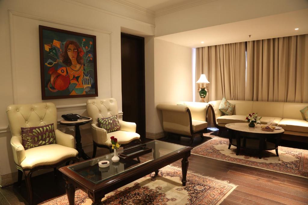 Сьюит (Mini Deluxe Suite -  Early Check-In & Late Check-Out: Subject to Room Availability.,  20% Discount on food and Soft Beverage), The Ashok, New Delhi