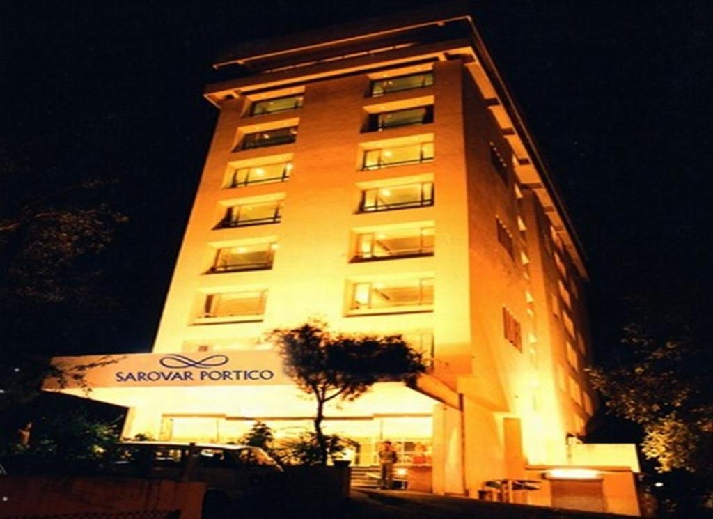 Отель Sarovar Portico Ahmedabad, Ахмадабад