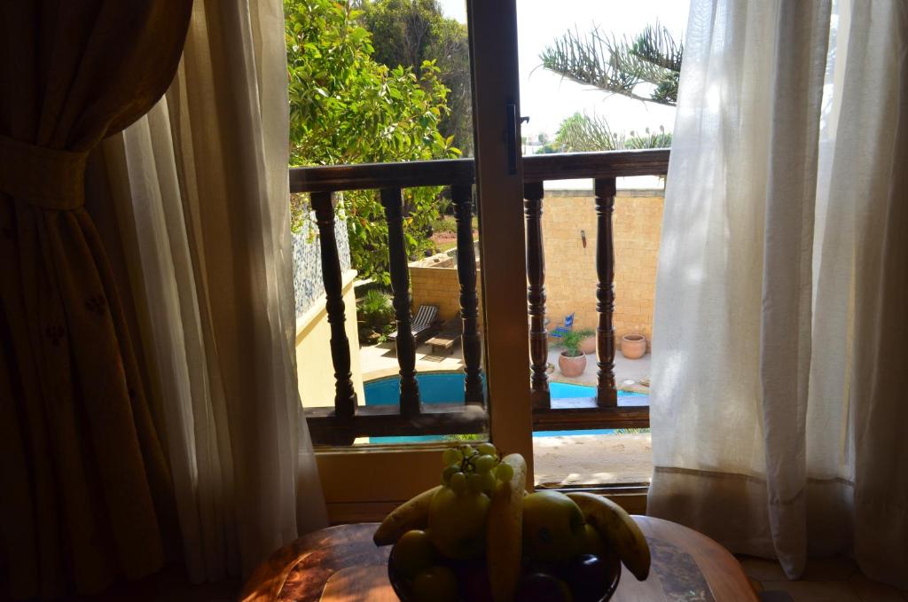 Двухместный (Улучшенный двухместный номер с 2 отдельными кроватями и видом на море) отеля Villa Quieta, Эс-Сувейра
