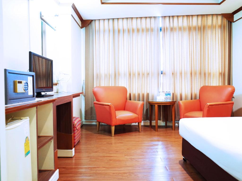 Двухместный (Улучшенный двухместный номер с 1 кроватью) отеля Bavana Hotel, Бангкок