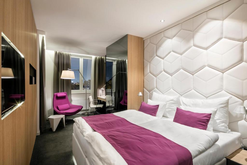 Двухместный (Специальное предложение - Улучшенный двухместный номер Делюкс с 1 кроватью и расслабляющим массажем) отеля Pytloun Grand Hotel Imperial, Либерец