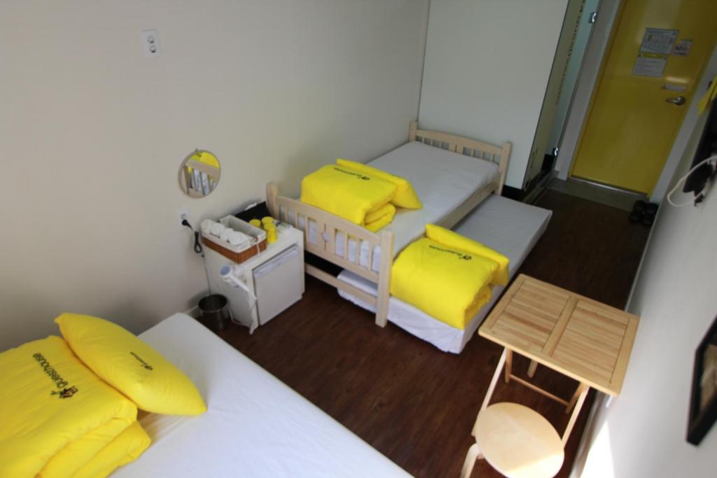 24 Guesthouse Myeongdong Town