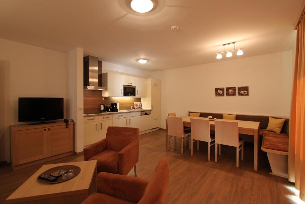 Апартаменты (Апартаменты с 3 спальнями (для 8-10 взрослых)) апартамента Apart Resort Rabl, Альпбах