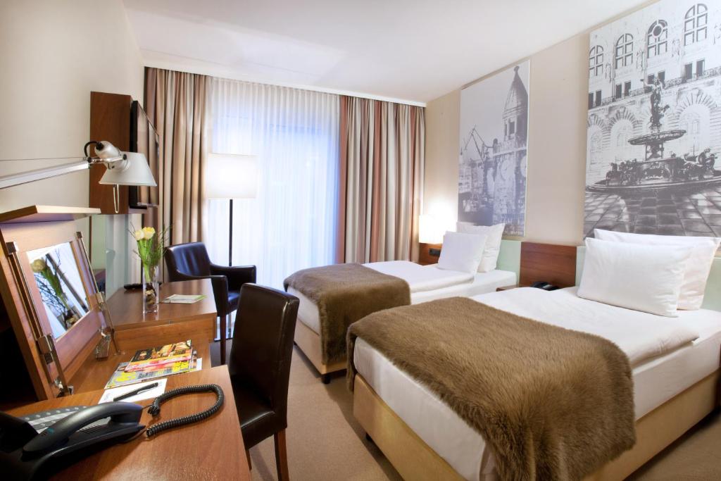 Двухместный (Двухместный номер бизнес-класса с 2 отдельными кроватями) отеля Lindner Hotel Am Michel, Гамбург