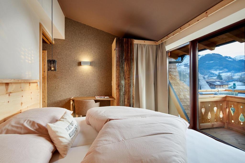 Двухместный (Двухместный номер с 1 кроватью и балконом) отеля Eder - Lifestyle Hotel, Мария-Альм