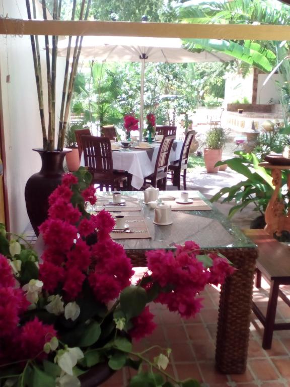 Номер (Бунгало Делюкс с видом на сад) курортного отеля Noble Crown Resort & Spa, Ко Ланта