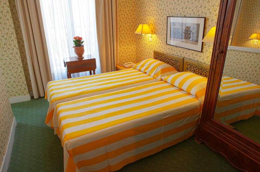 Двухместный (Двухместный номер «Комфорт» с 1 кроватью или 2 отдельными кроватями) отеля Hotel Agora, Париж