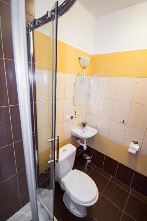 Трехместный (Трехместный номер с ванной комнатой) отеля Royal House, Гданьск