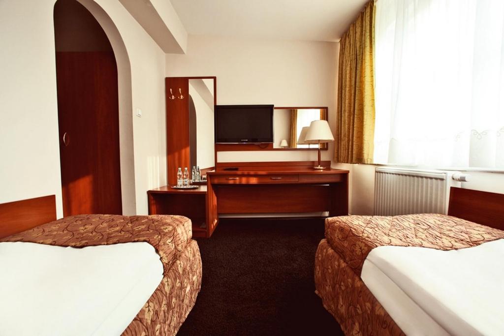 Двухместный (Двухместный номер с 1 кроватью) отеля Hotel Park, Иновроцлав