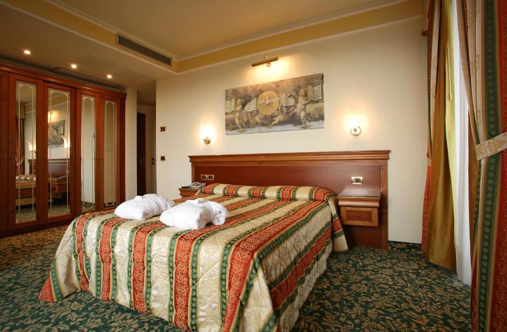 Двухместный (Улучшенный двухместный номер с 1 кроватью) отеля Hotel Terme Cristoforo, Абано-Терме