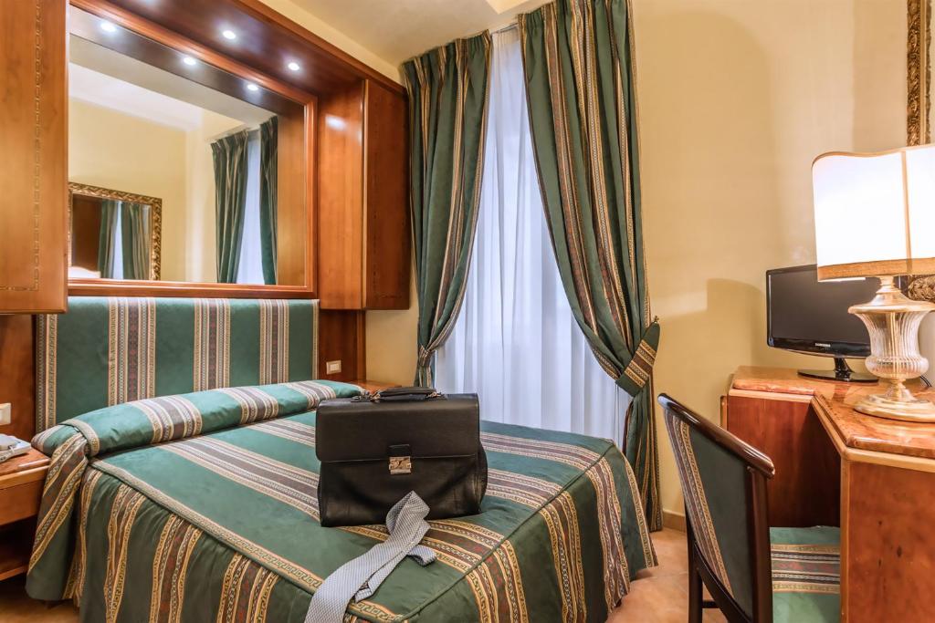 Двухместный (Двухместный номер эконом-класса с 1 кроватью или 2 отдельными кроватями) отеля Hotel Archimede, Рим