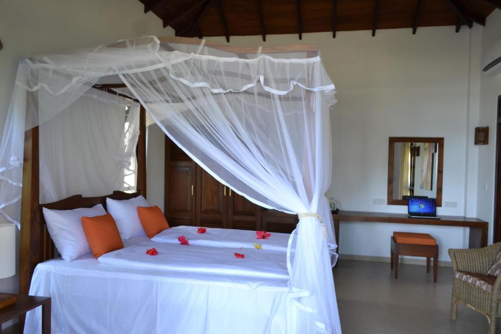 Двухместный (Двухместный номер с 1 кроватью, вид на сад) отеля Lanka Beach Bungalows, Тангалла
