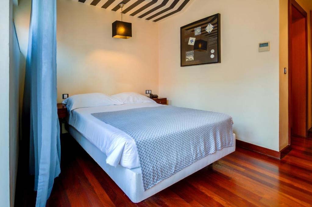 Двухместный (Двухместный номер Делюкс с 1 кроватью или 2 отдельными кроватями) отеля Hotel Principe Real, Лиссабон