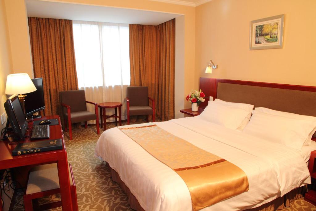 Сьюит (Mainland Chinese Citizen Only - Business Suite) отеля Beijing Chong Wen Men Hotel, Пекин