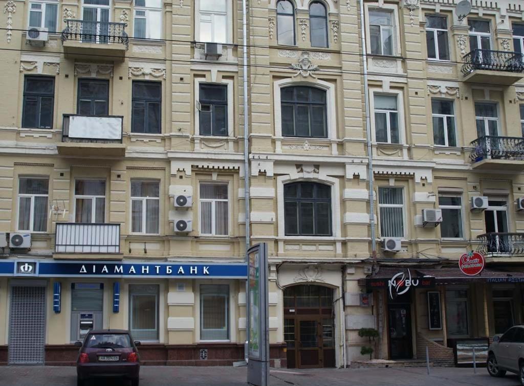 Отель Нелли АпартОтель, Киев