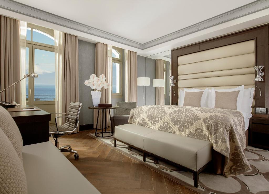 Двухместный (Двухместный номер Делюкс с 1 кроватью и видом на озеро) отеля Royal Savoy Hotel & Spa, Лозанна