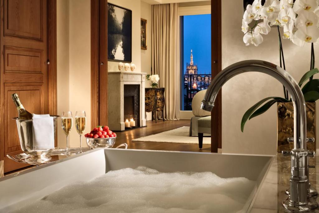 Сьюит (Императорский люкс), Palazzo Parigi Hotel & Grand Spa Milano