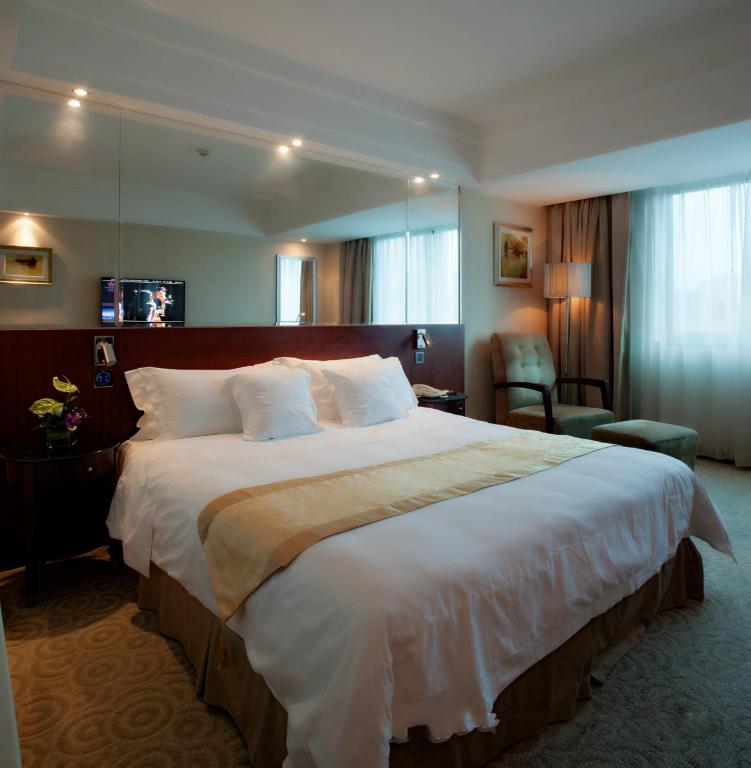 Двухместный (Улучшенный двухместный номер с 1 кроватью) отеля President Hotel, Гуанчжоу