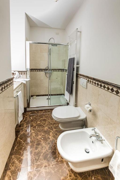 Двухместный (Двухместный номер с 2 отдельными кроватями и собственной ванной комнатой за пределами номера) отеля B&B Annabel, Милан