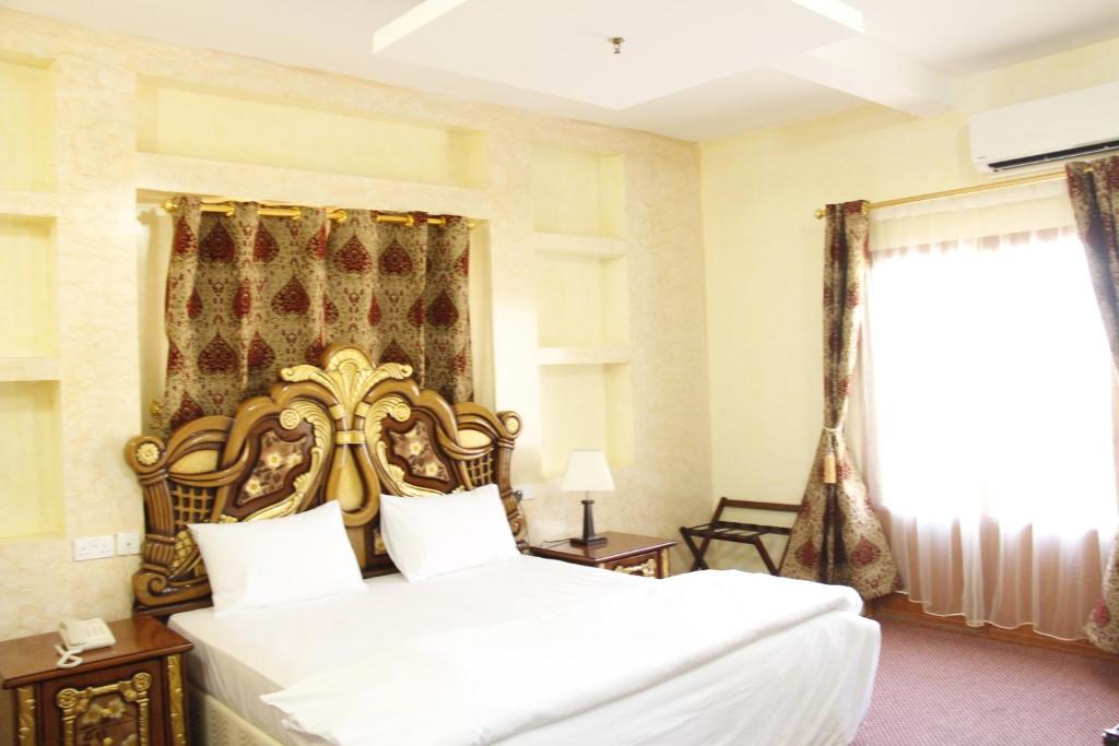 Двухместный (Представительский двухместный номер с 1 кроватью) отеля Riyam Hotel, Маскат
