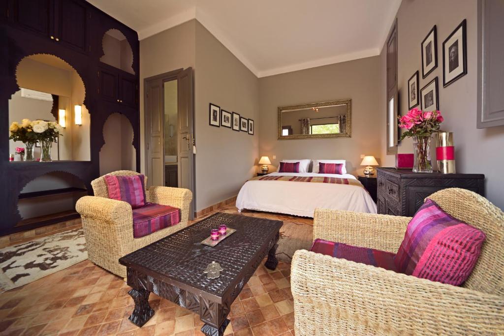 Двухместный (Улучшенный двухместный номер с 1 кроватью или 2 отдельными кроватями и террасой) курортного отеля Villa Dinari, Марракеш