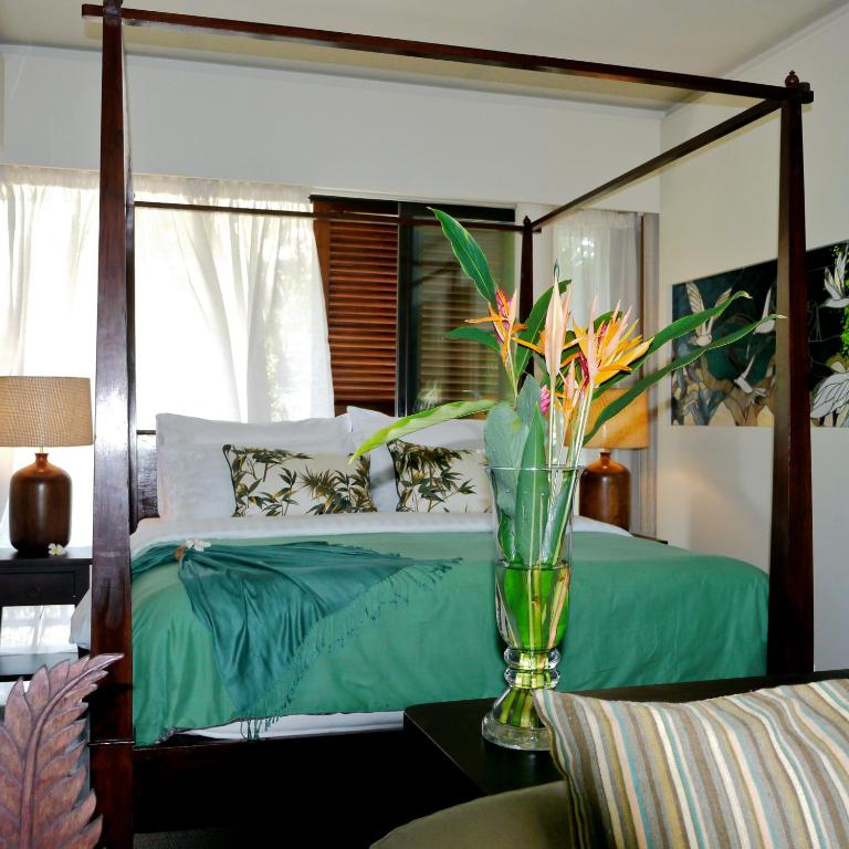 Сьюит (Люкс для новобрачных с видом на океан) отеля Dhevatara Beach Hotel, Гранд Анс