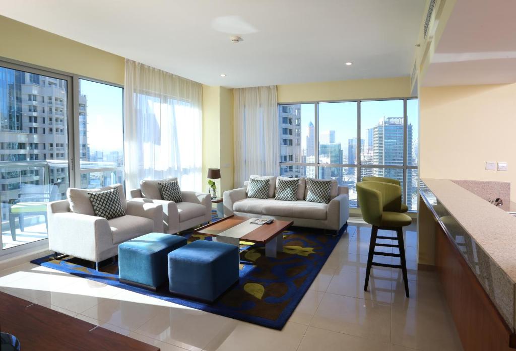 Трехместный (Двухместный номер «Премиум» с 1 спальней, 2 отдельные кровати, вид на центр города - Для некурящих) апарт-отеля Ramada Downtown Dubai, Дубай