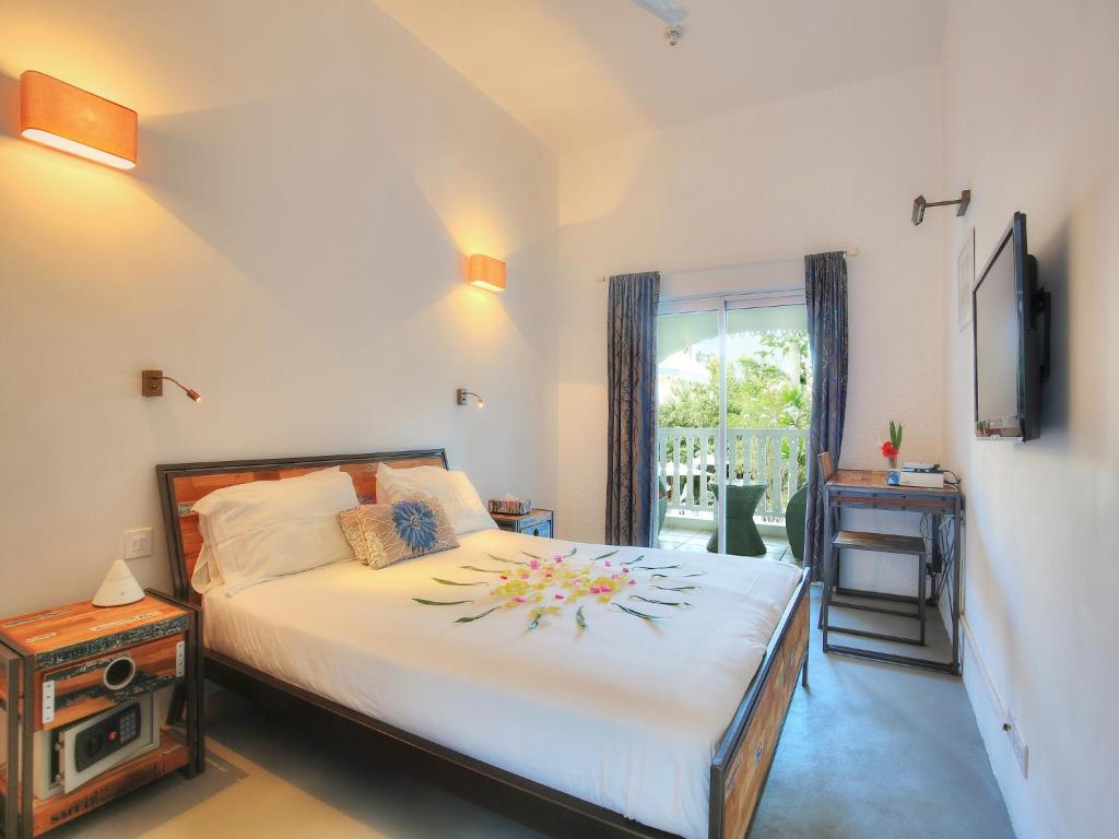 Двухместный (Роскошный двухместный номер с 1 кроватью) гостевого дома Esprit Libre, Пуант-о-Канноньер
