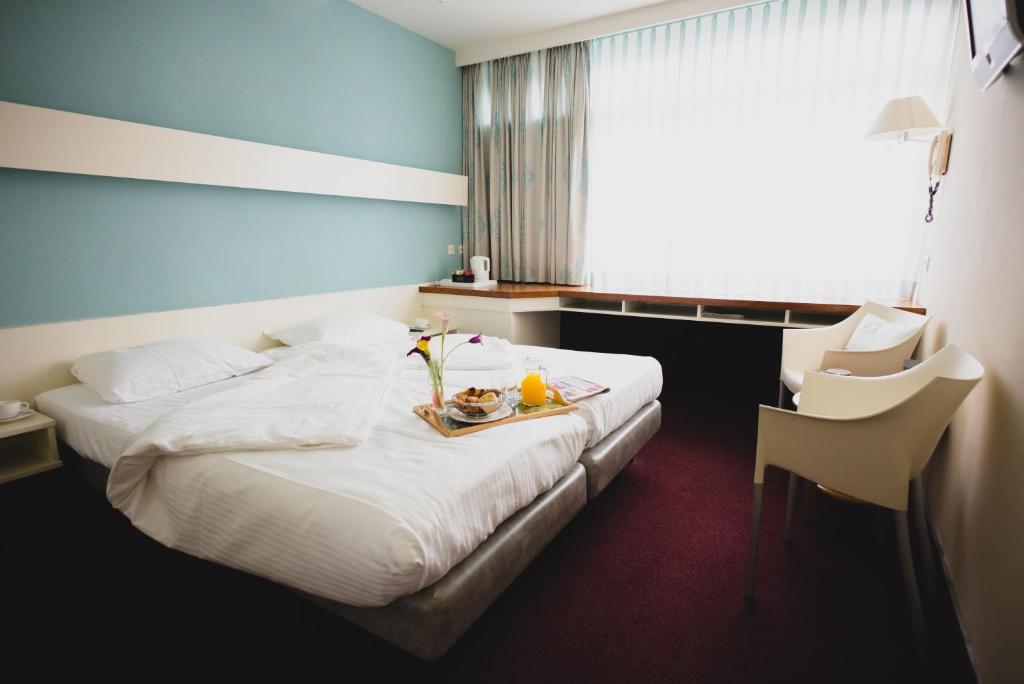 Двухместный (Двухместный номер «Комфорт» с 2 отдельными кроватями) отеля Hotel Waanders, Арнем