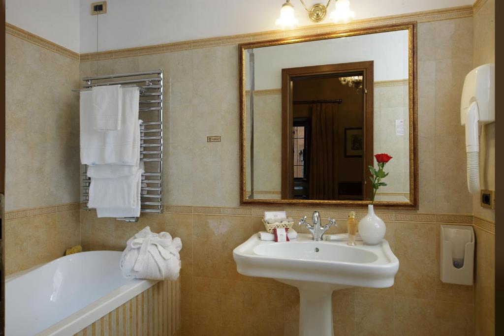 Двухместный (Двухместный номер с 1 кроватью или 2 отдельными кроватями) отеля Hotel Pantheon, Рим
