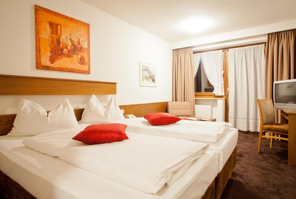 Двухместный (Стандартный двухместный номер с 1 кроватью) отеля Hotel Gasthof Mitteregger, Капрун