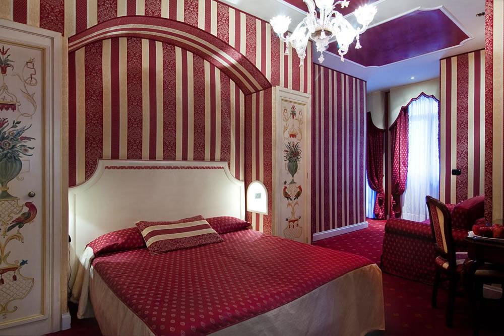 Двухместный (Улучшенный двухместный номер с 1 кроватью) отеля Hotel Belle Epoque, Венеция