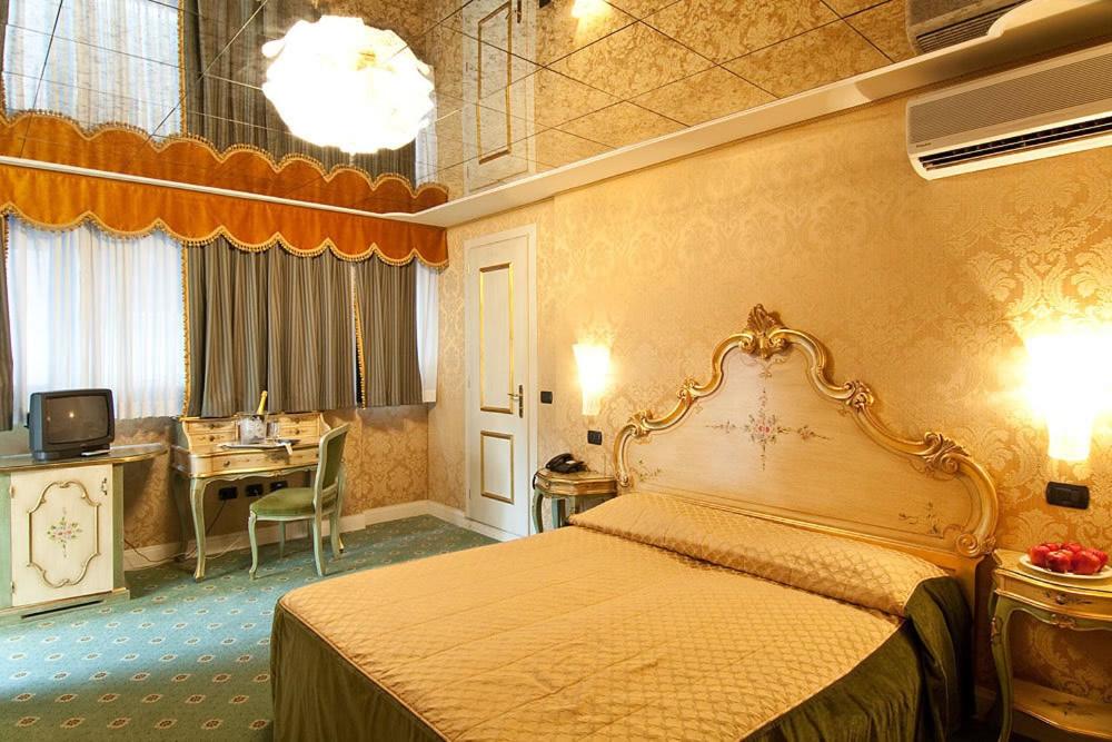 Двухместный (Двухместный номер с 1 кроватью или 2 отдельными кроватями) отеля Hotel Belle Epoque, Венеция