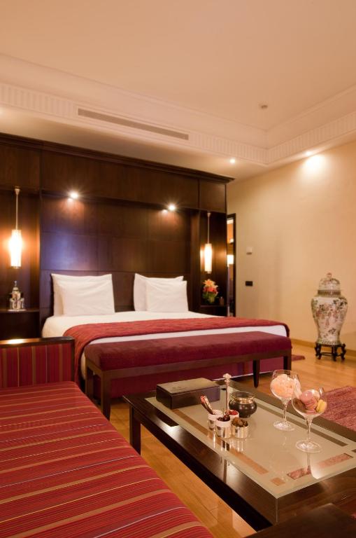 Сьюит (Улучшенный люкс с видом на бассейн) отеля Kenzi Menara Palace & Resort All Inclusive, Марракеш