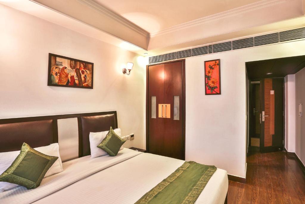 Двухместный (Covid 19 Junior Suite Room with one way airport drop), Airport Hotel Grand, New Delhi