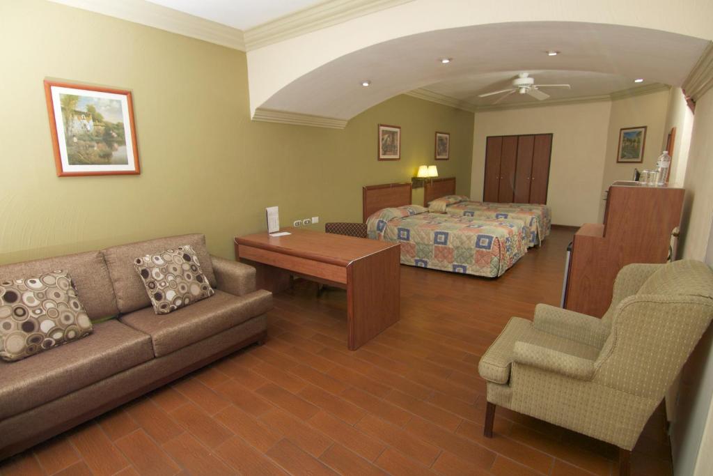 Двухместный (Двухместный номер с 1 кроватью и базовыми удобствами) отеля Hotel Premier, Эрмосильо