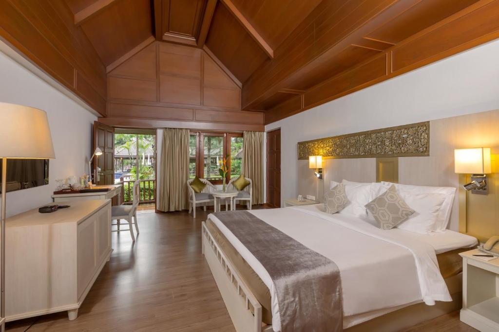 Двухместный (Бунгало Делюкс) отеля Best Western Premier Bangtao Beach Resort & Spa, Пхукет