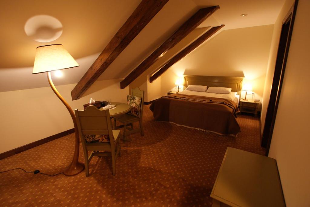 Двухместный (Классический двухместный номер с 1 кроватью) отеля Bistrampolis Manor, Паневежис