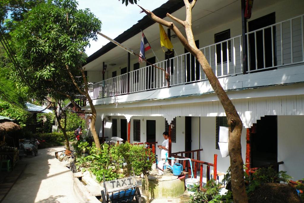 Двухместный (Бюджетный двухместный номер с 1 кроватью и вентилятором) гостевого дома Coco's Guest House, Пхи-Пхи