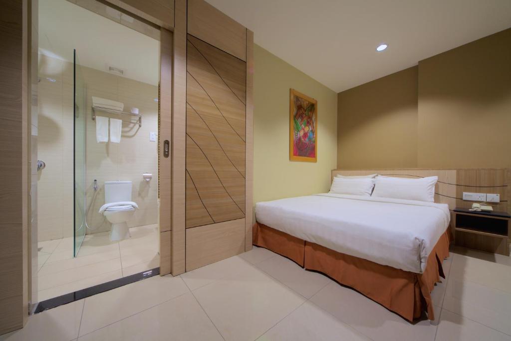 Двухместный (Superior Double Room with No Window (Newly Renovated)), Kinabalu Daya Hotel