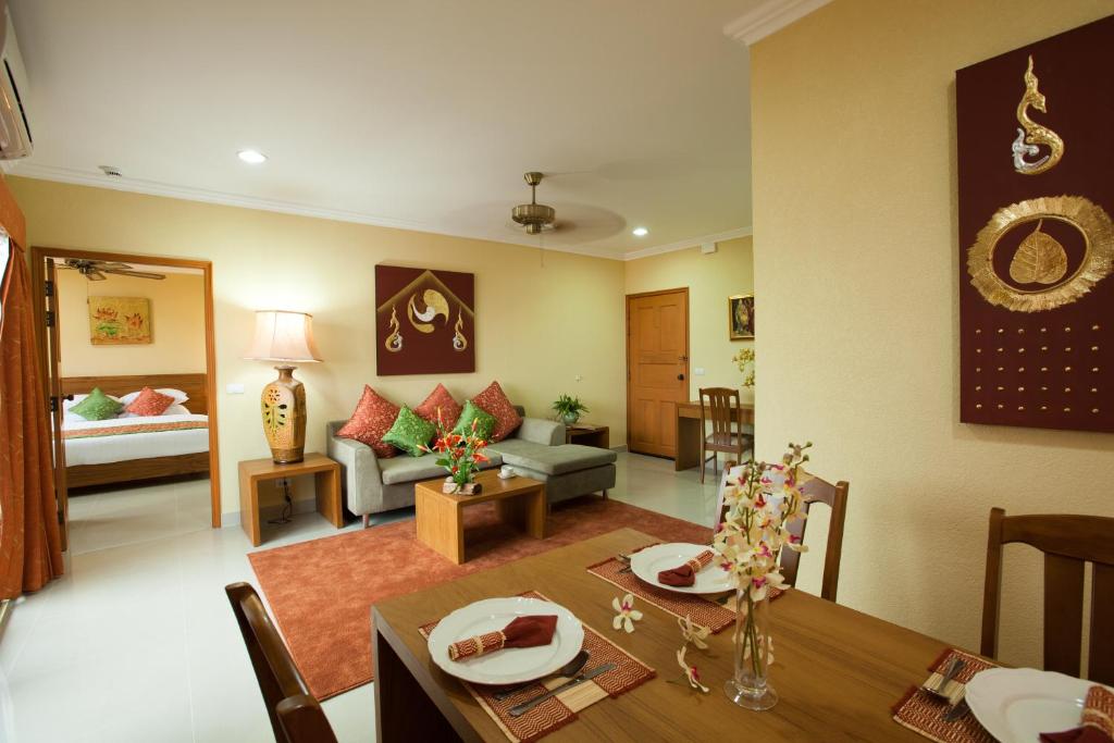 Сьюит (Апартаменты с 1 спальней) курортного отеля Baan Souy Resort, Паттайя